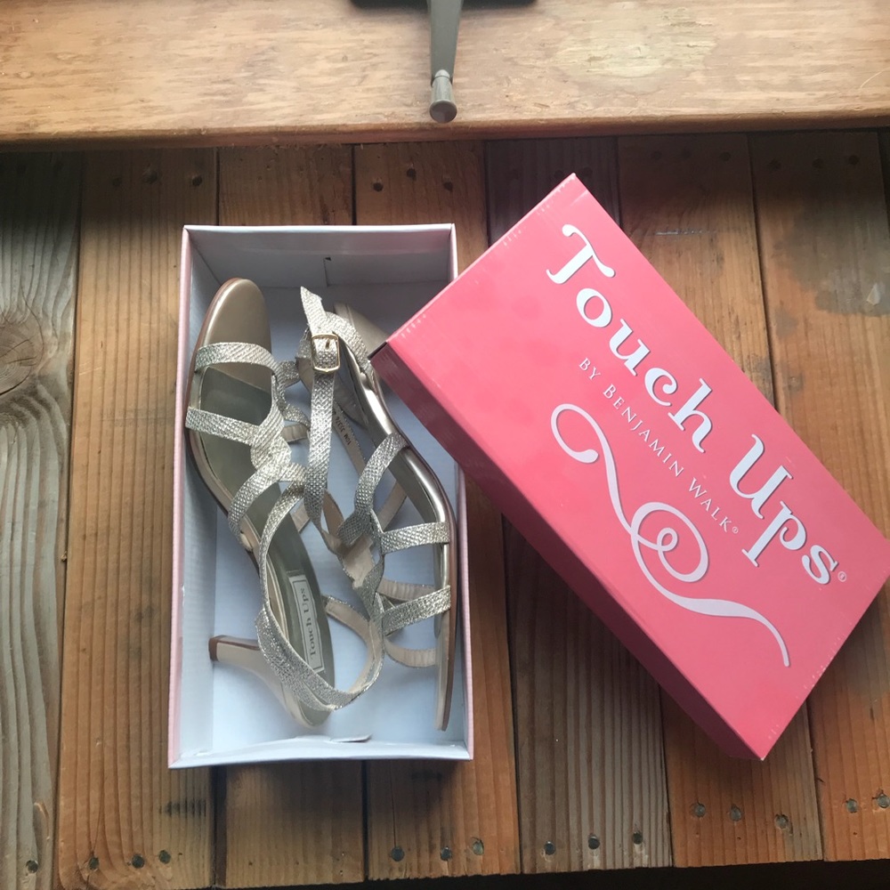 *WORN ONCE*Touch Ups Formal Champagne Dress Shoes!